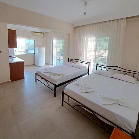 Poly'S House Apartment Vrasná Екстериор снимка