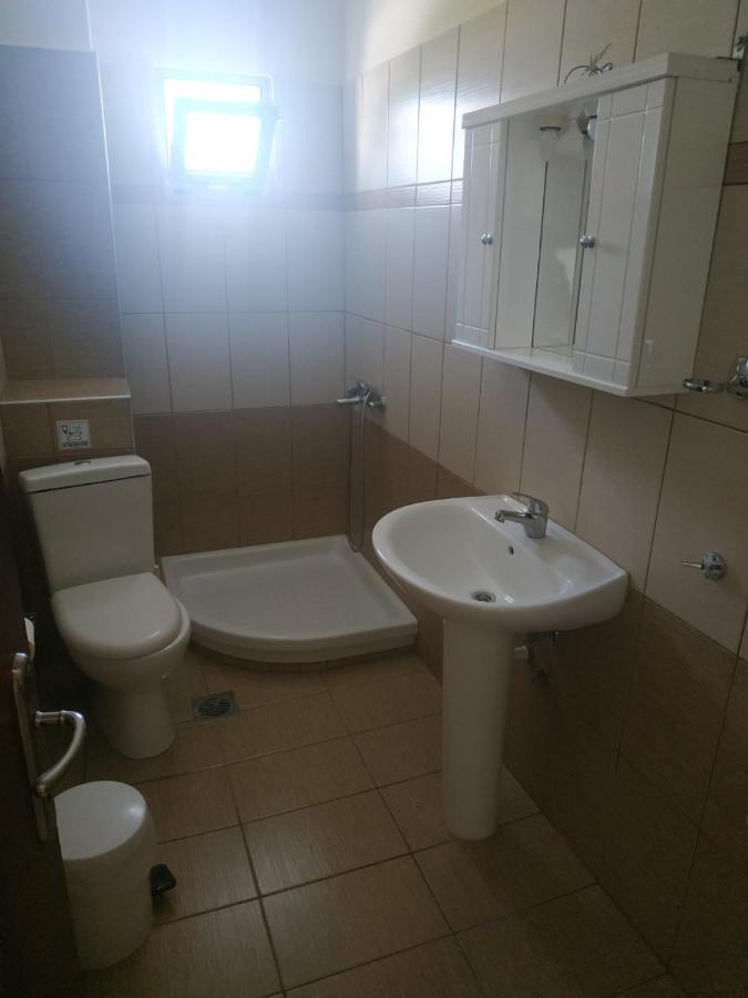 Poly'S House Apartment Vrasná Екстериор снимка