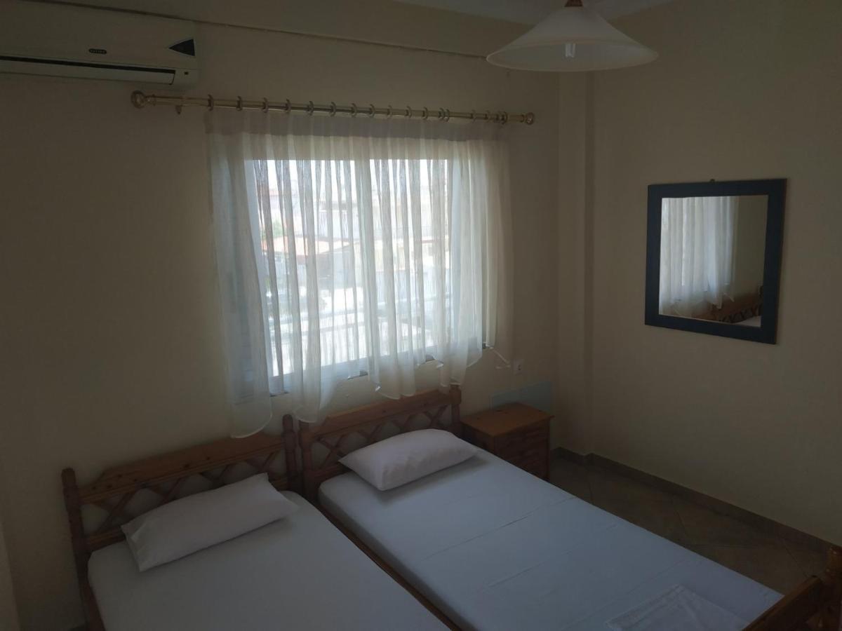 Poly'S House Apartment Vrasná Екстериор снимка