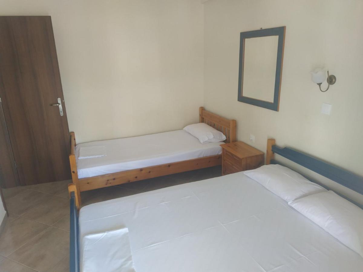 Poly'S House Apartment Vrasná Екстериор снимка
