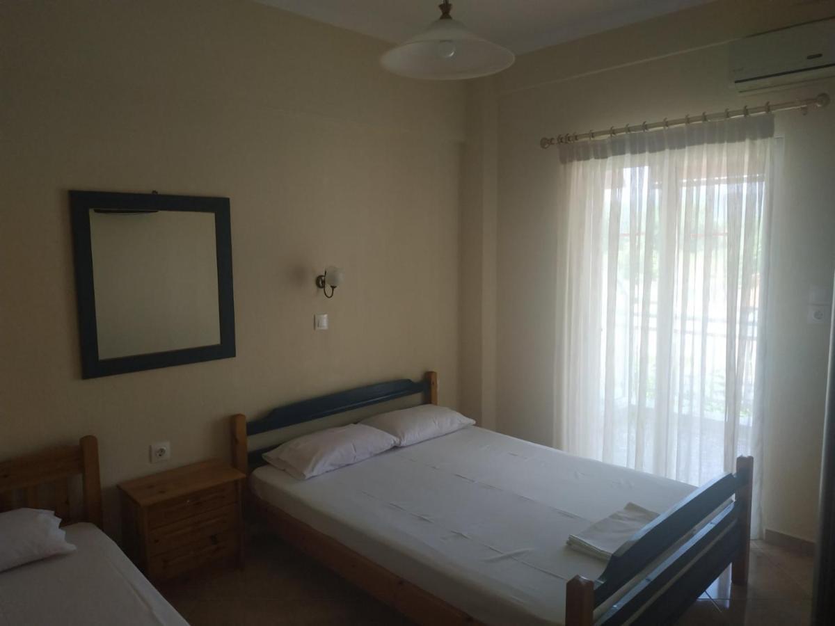 Poly'S House Apartment Vrasná Екстериор снимка