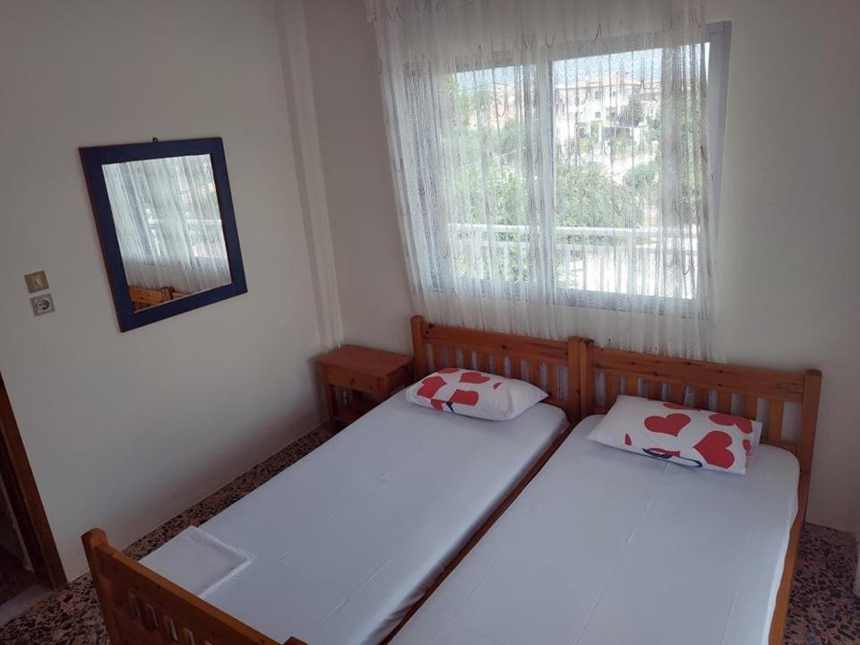 Poly'S House Apartment Vrasná Екстериор снимка