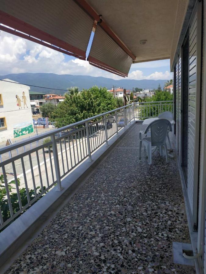 Poly'S House Apartment Vrasná Екстериор снимка