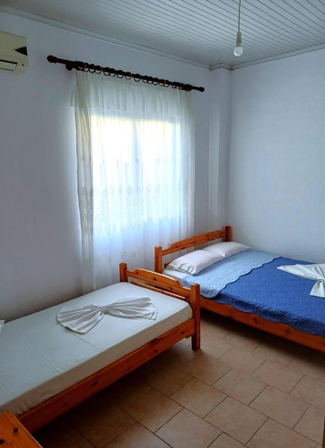 Poly'S House Apartment Vrasná Екстериор снимка