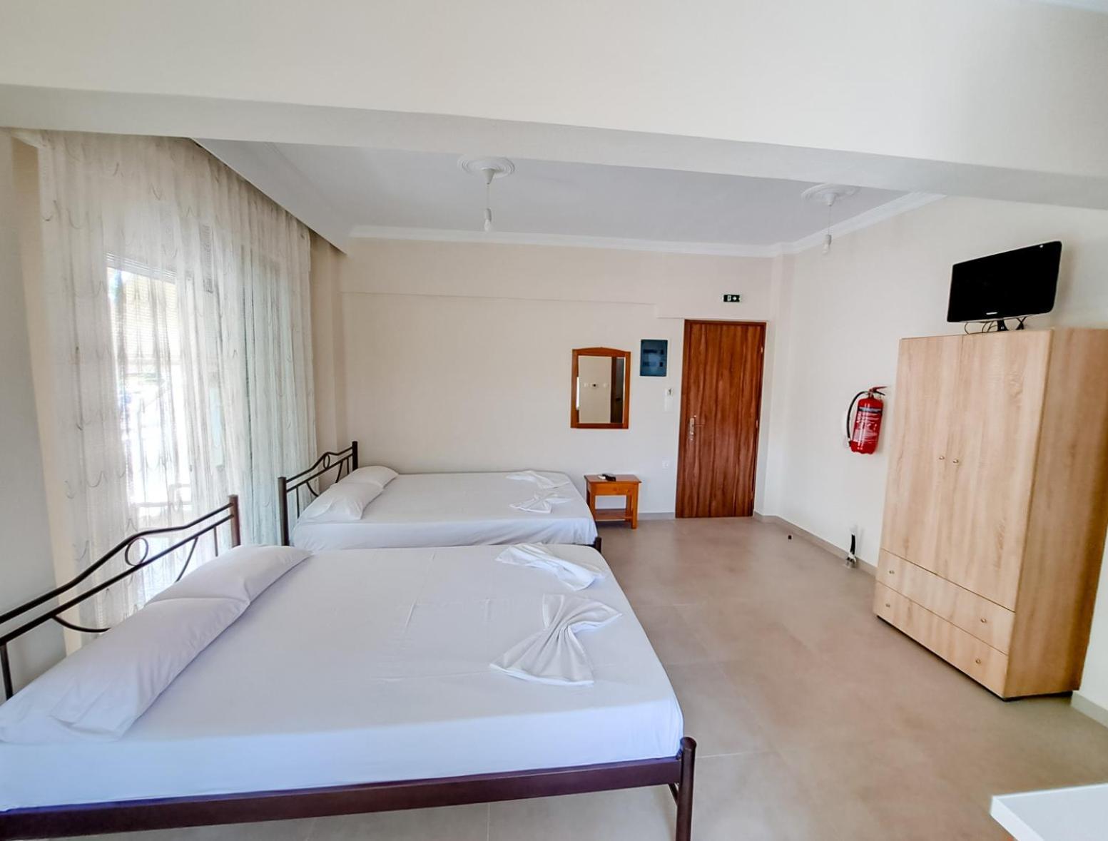 Poly'S House Apartment Vrasná Екстериор снимка